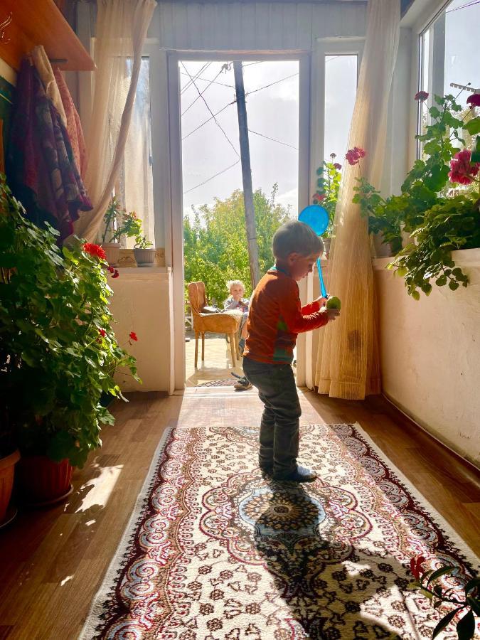 Gulnara Guest House Balykchy ภายนอก รูปภาพ