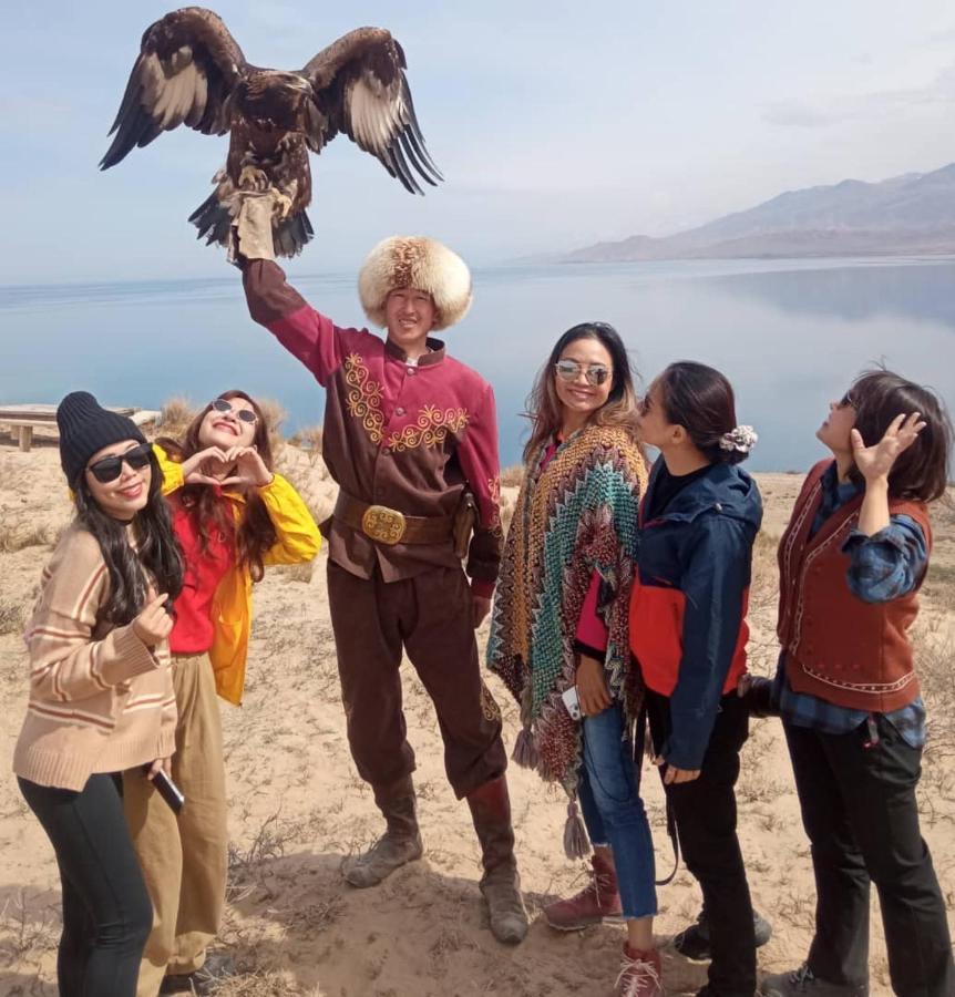 Gulnara Guest House Balykchy ภายนอก รูปภาพ