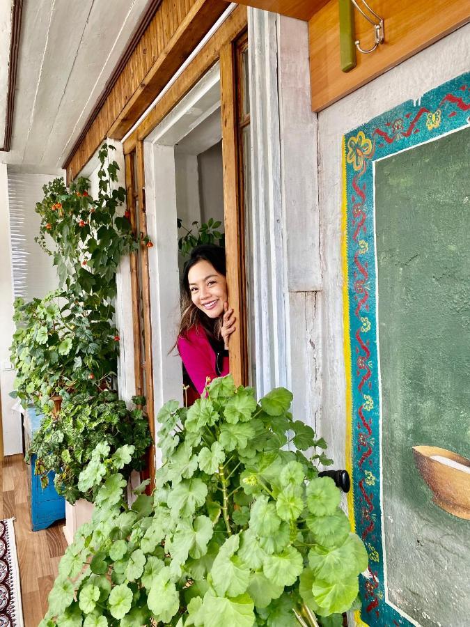Gulnara Guest House Balykchy ภายนอก รูปภาพ