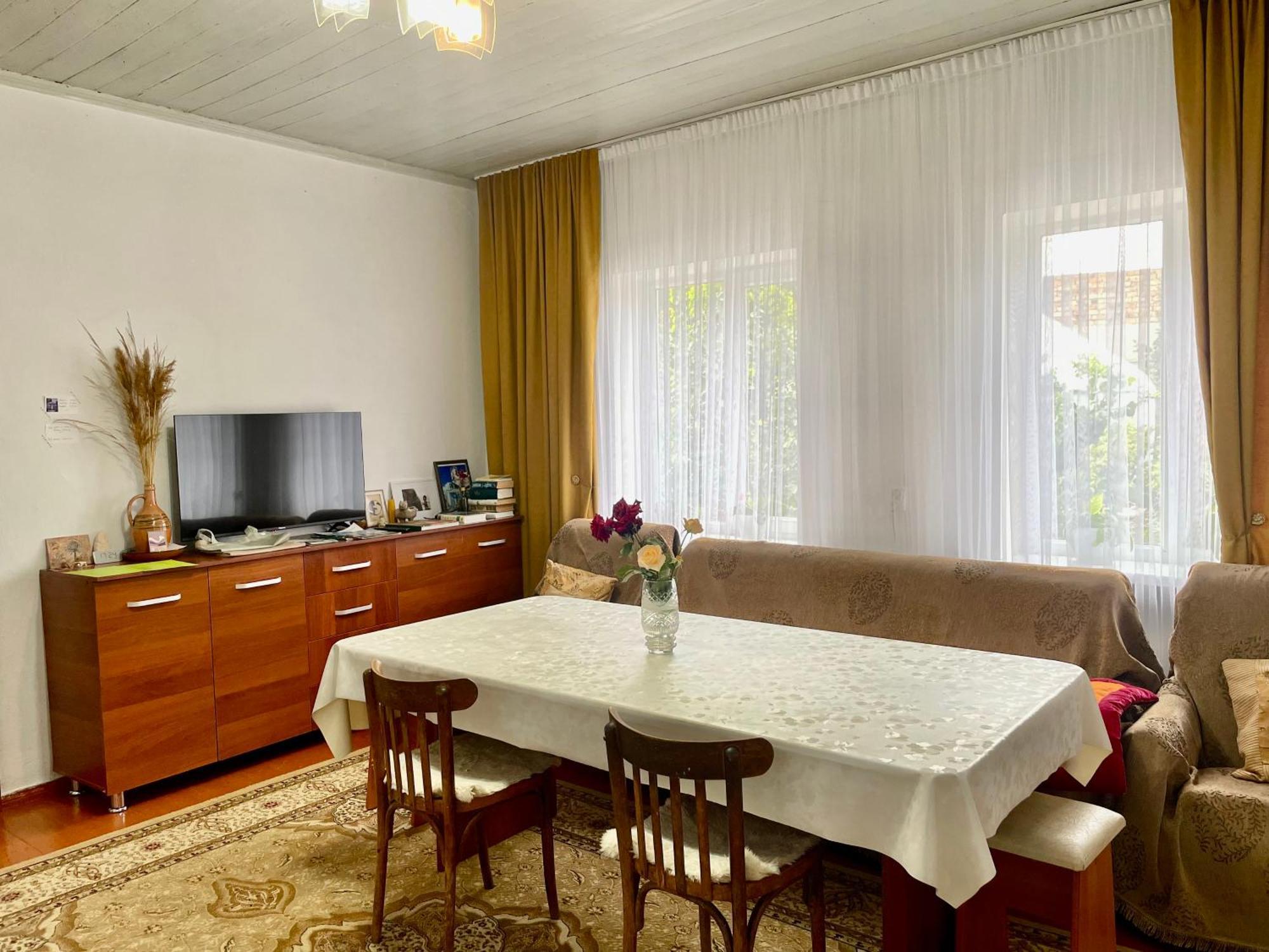 Gulnara Guest House Balykchy ภายนอก รูปภาพ