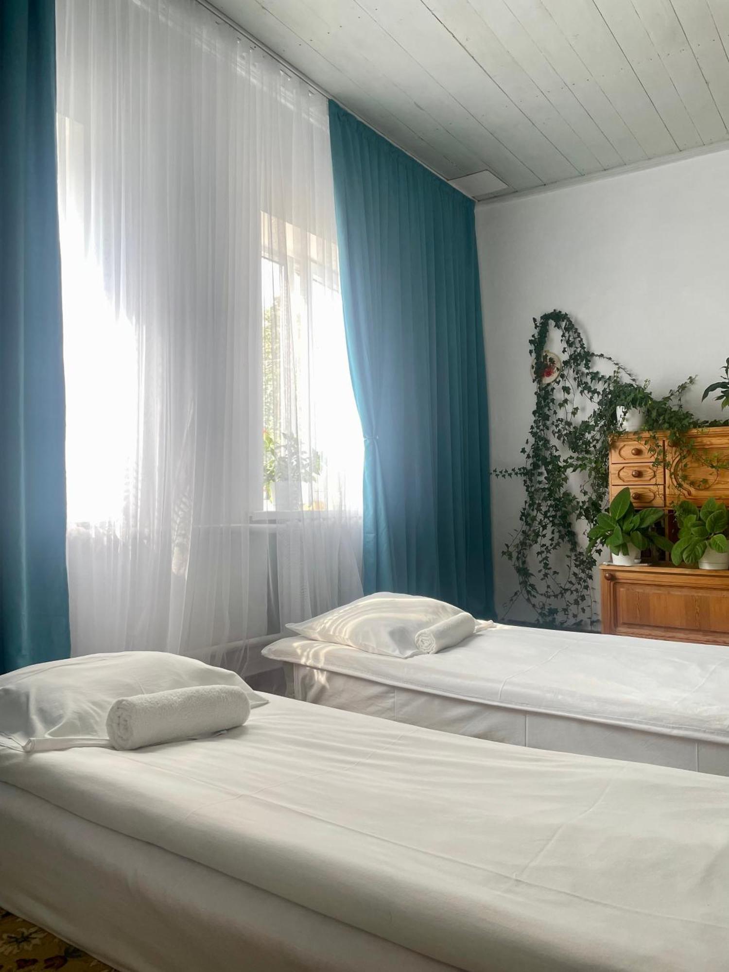 Gulnara Guest House Balykchy ภายนอก รูปภาพ