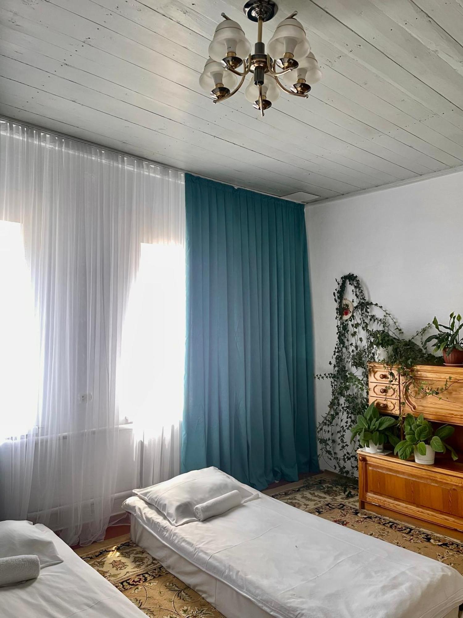 Gulnara Guest House Balykchy ภายนอก รูปภาพ